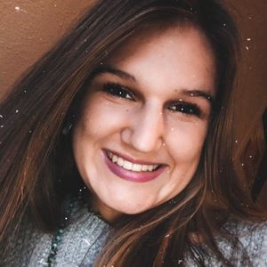 Meet your Posher, Adrienne